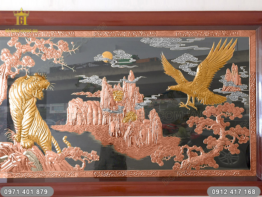 Mỗi đường n&eacute;t tr&ecirc;n bức tranh được c&aacute;c nghệ nh&acirc;n chạm th&uacute;c v&ocirc; c&ugrave;ng tỉ mỉ